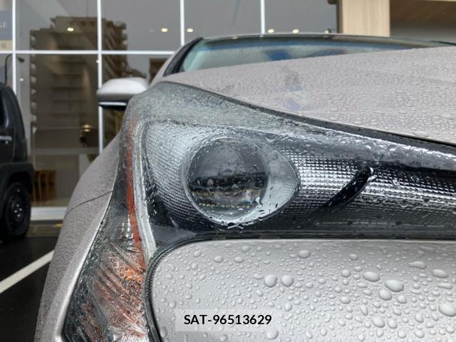 Toyota PRIUS 2018-02 8812424-19