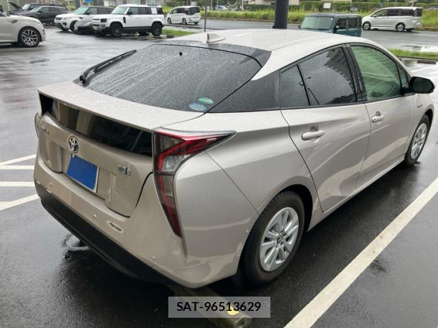 Toyota PRIUS 2018-02 8812424-2