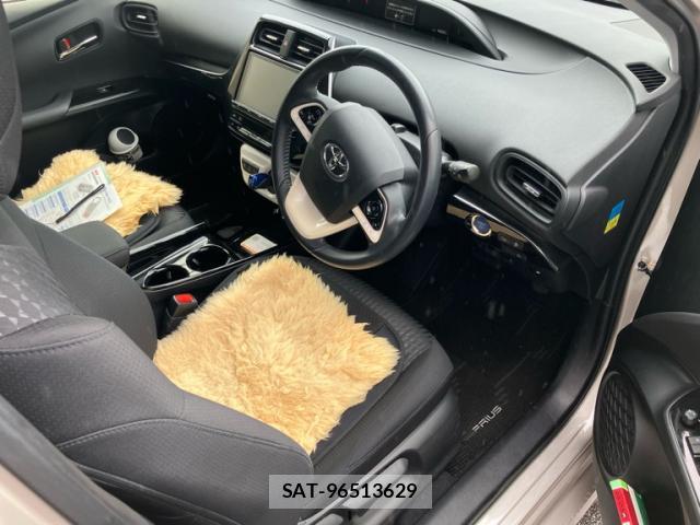 Toyota PRIUS 2018-02 8812424-7