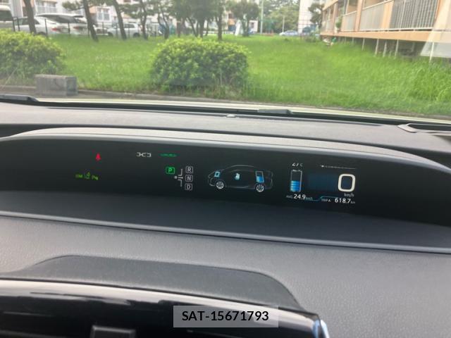 Toyota PRIUS 2016-08 8812425-14