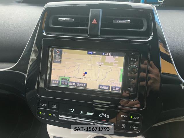 Toyota PRIUS 2016-08 8812425-15