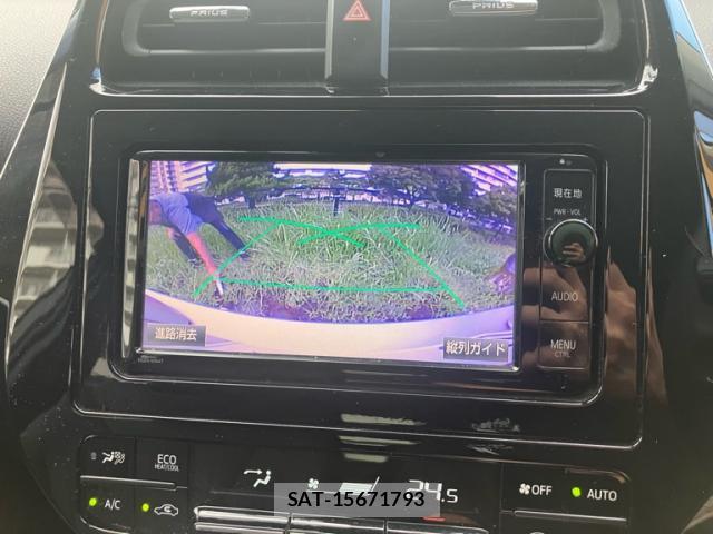 Toyota PRIUS 2016-08 8812425-16