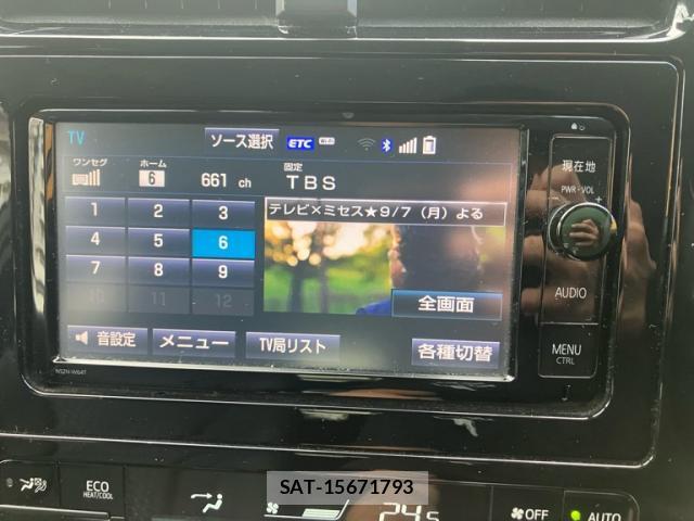 Toyota PRIUS 2016-08 8812425-17