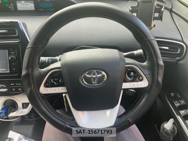 Toyota PRIUS 2016-08 8812425-7