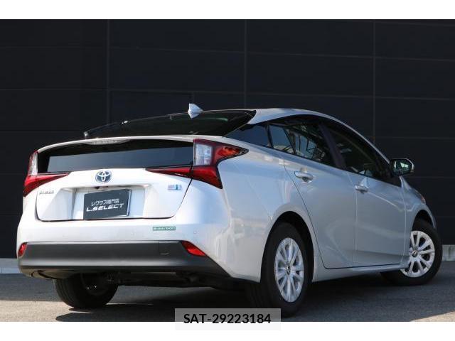 Toyota PRIUS 2021-09 8812496-1