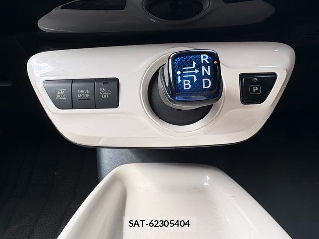 Toyota PRIUS 2016-07 8812503-16