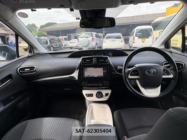 Toyota PRIUS 2016-07 8812503-2