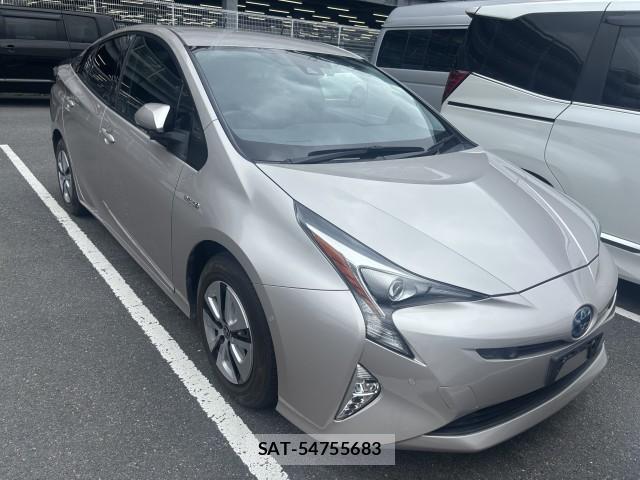 Toyota PRIUS 2018-02 8812704-1