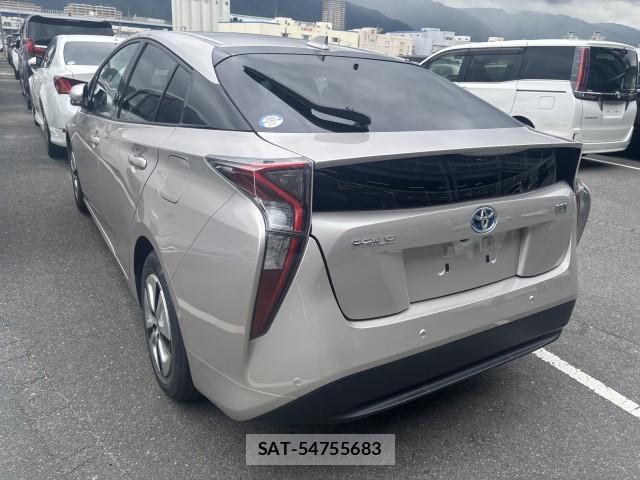 Toyota PRIUS 2018-02 8812704-4
