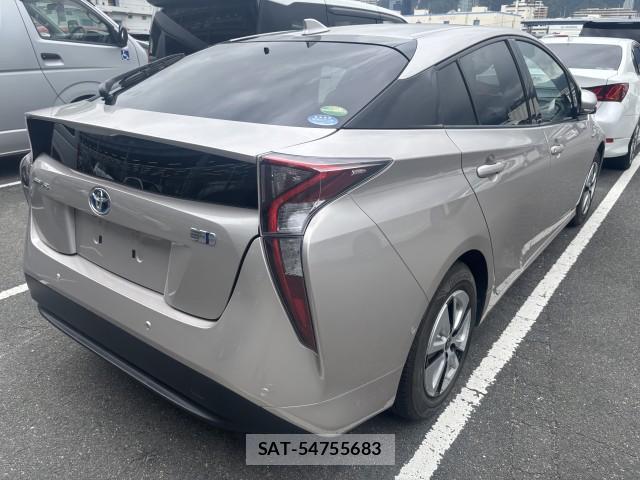 Toyota PRIUS 2018-02 8812704-5