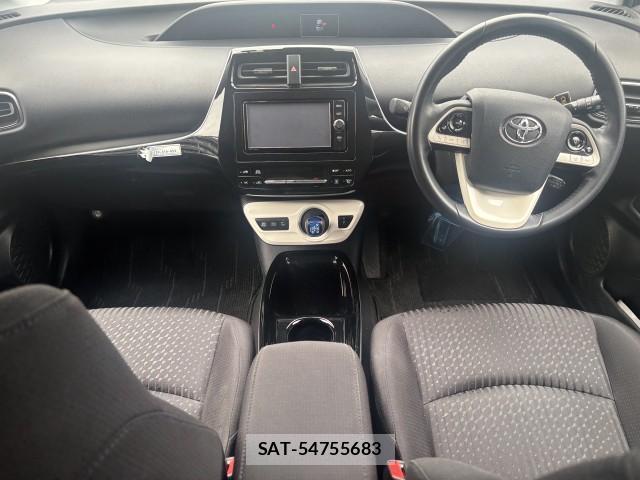 Toyota PRIUS 2018-02 8812704-7