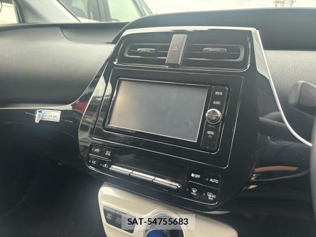 Toyota PRIUS 2018-02 8812704-9