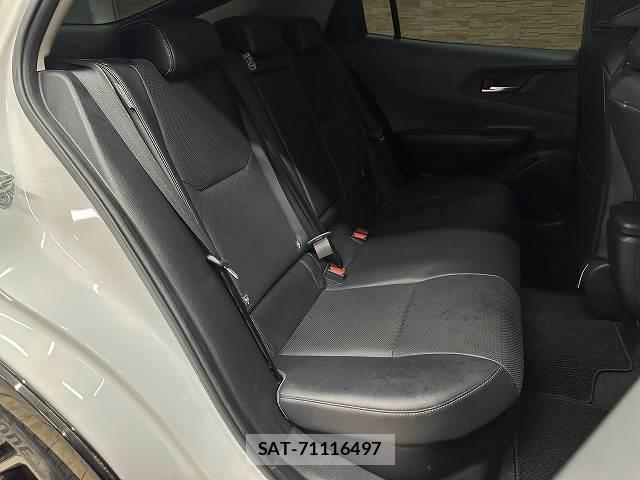 Toyota PRIUS 2023-06 8812771-11