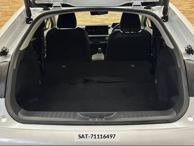 Toyota PRIUS 2023-06 8812771-12