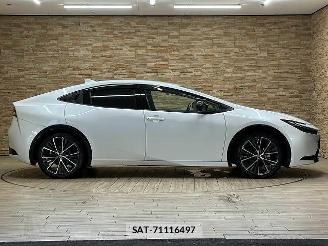 Toyota PRIUS 2023-06 8812771-17