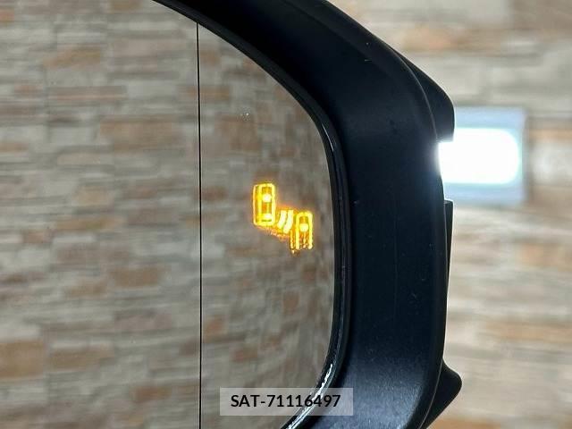 Toyota PRIUS 2023-06 8812771-5