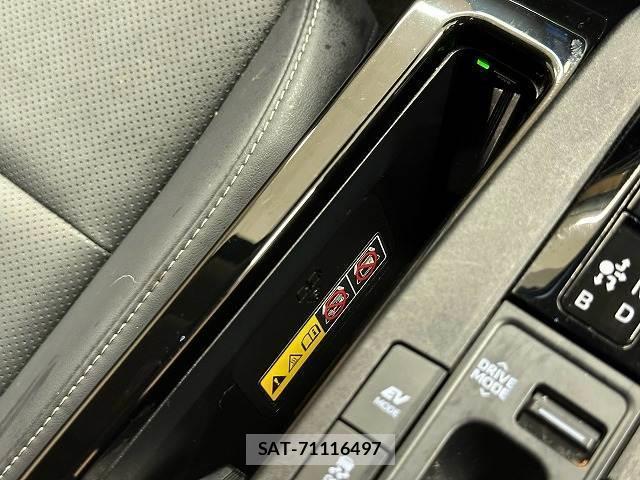 Toyota PRIUS 2023-06 8812771-6