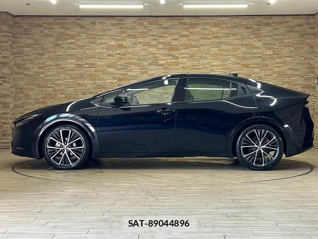 Toyota PRIUS 2023-08 8812772-16