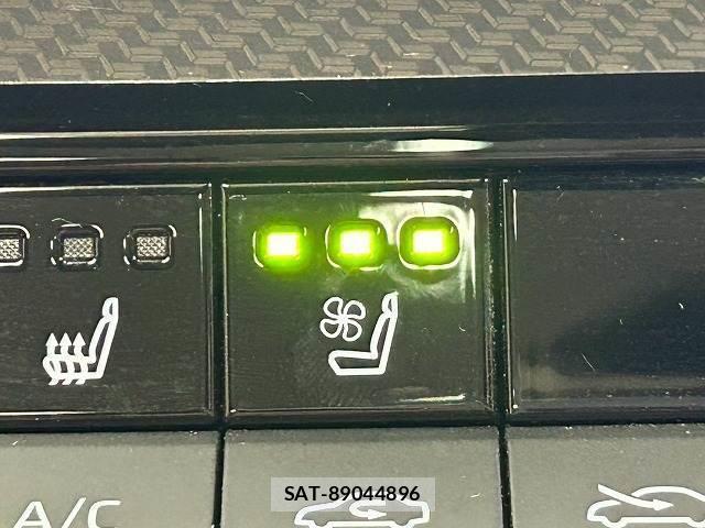 Toyota PRIUS 2023-08 8812772-5