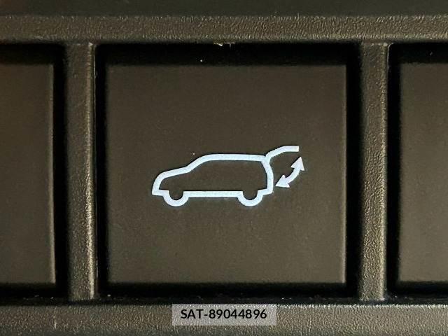 Toyota PRIUS 2023-08 8812772-7