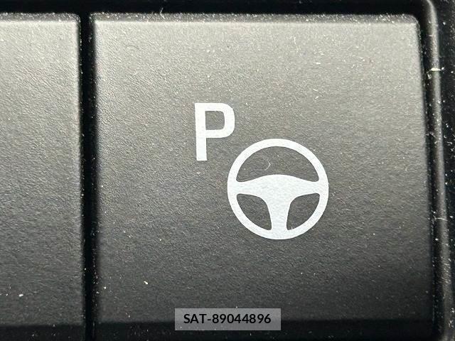 Toyota PRIUS 2023-08 8812772-8