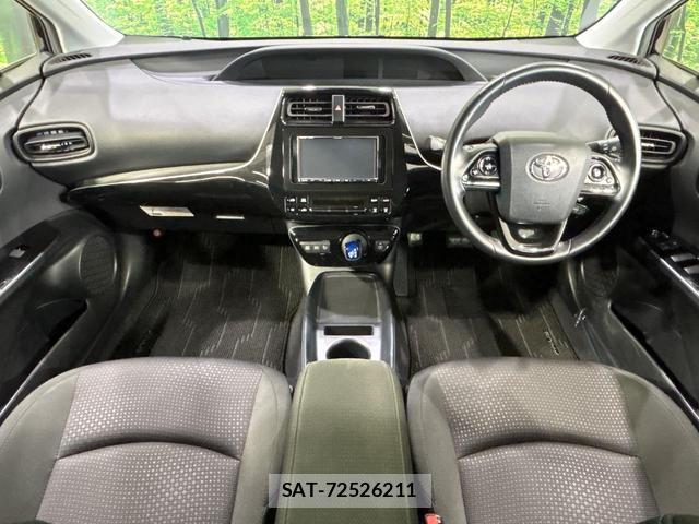 Toyota PRIUS 2019-08 8812779-1