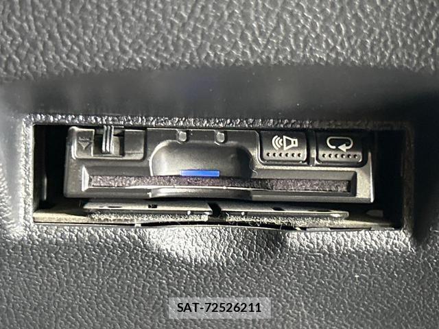 Toyota PRIUS 2019-08 8812779-5