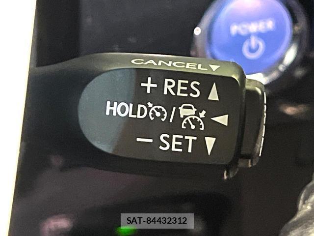 Toyota PRIUS 2017-09 8812871-5