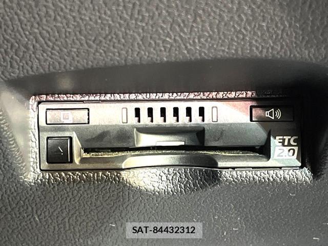 Toyota PRIUS 2017-09 8812871-6