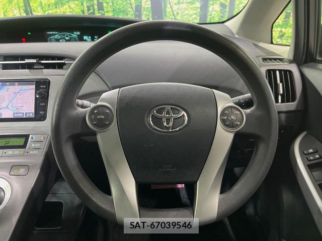 Toyota PRIUS 2015-02 8812921-10