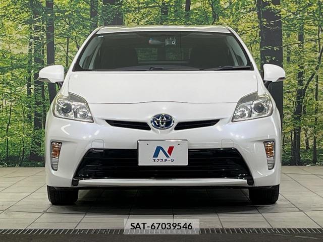 Toyota PRIUS 2015-02 8812921-13