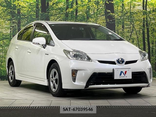 Toyota PRIUS 2015-02 8812921-15