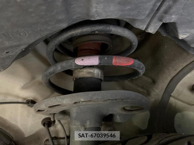 Toyota PRIUS 2015-02 8812921-19