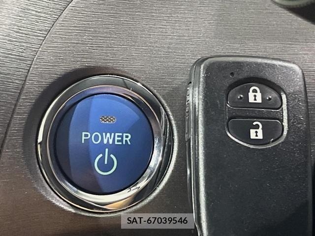 Toyota PRIUS 2015-02 8812921-5