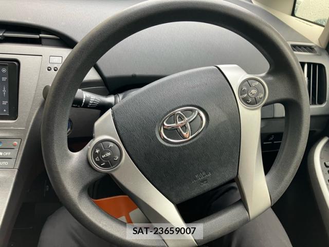 Toyota PRIUS 2012-06 8812948-10