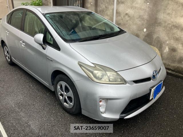 Toyota PRIUS 2012-06 8812948-2