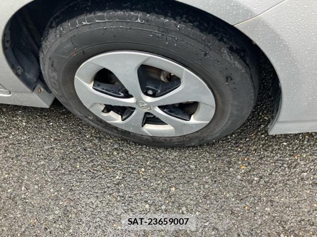 Toyota PRIUS 2012-06 8812948-4