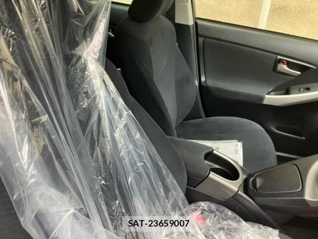 Toyota PRIUS 2012-06 8812948-7