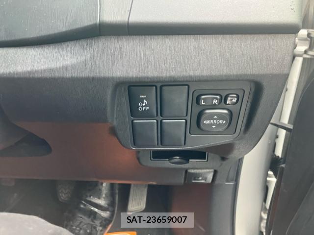 Toyota PRIUS 2012-06 8812948-9