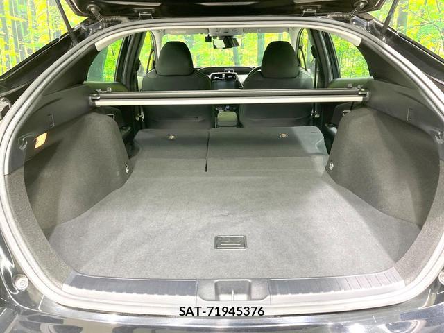 Toyota PRIUS 2019-01 8813175-10