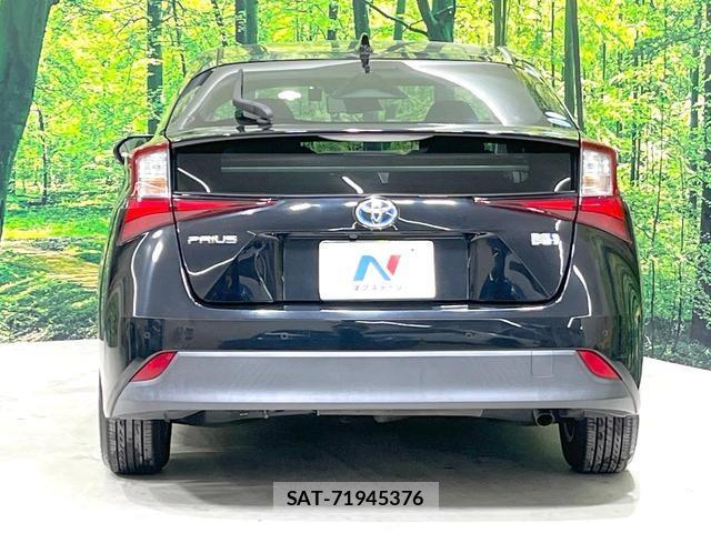 Toyota PRIUS 2019-01 8813175-14