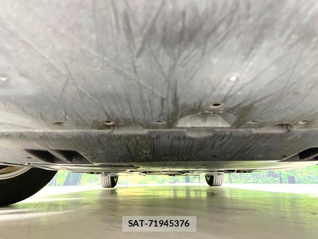 Toyota PRIUS 2019-01 8813175-18