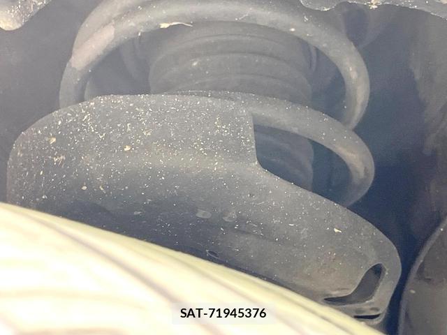 Toyota PRIUS 2019-01 8813175-19