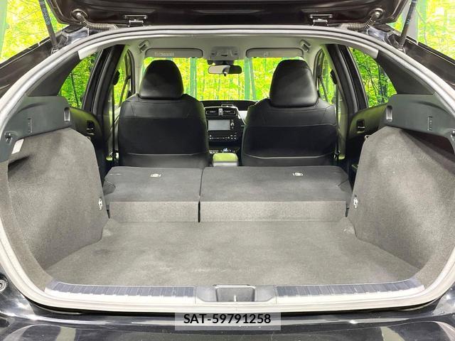 Toyota PRIUS 2016-09 8813190-11