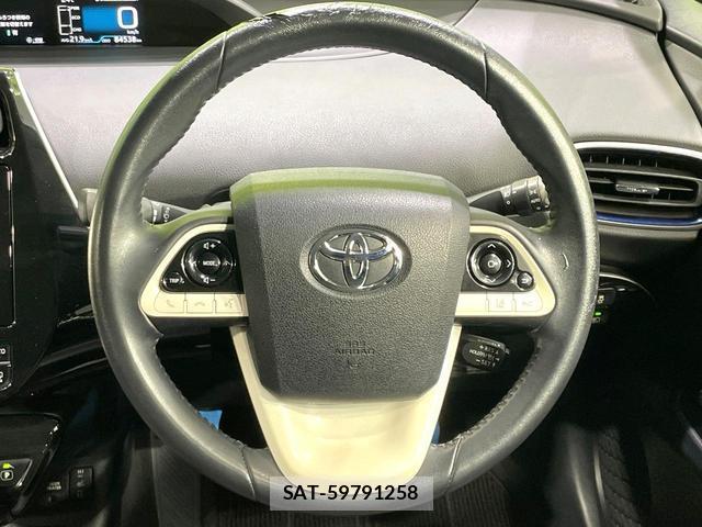 Toyota PRIUS 2016-09 8813190-12