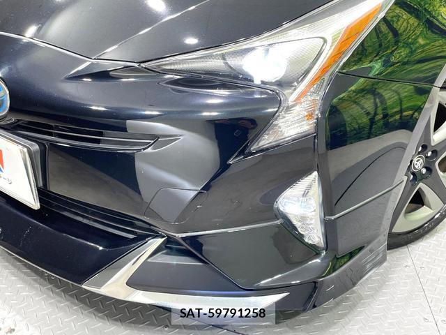 Toyota PRIUS 2016-09 8813190-13