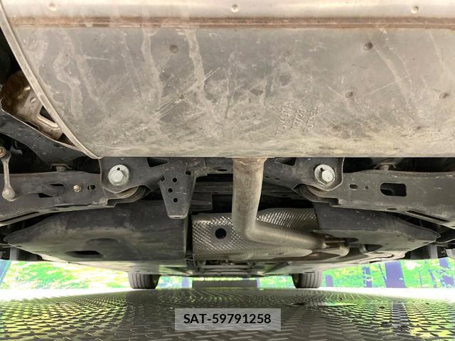 Toyota PRIUS 2016-09 8813190-19