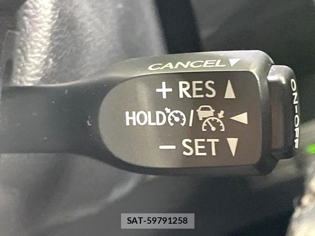 Toyota PRIUS 2016-09 8813190-6