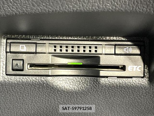 Toyota PRIUS 2016-09 8813190-7