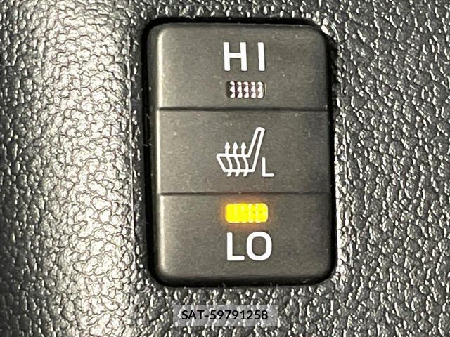 Toyota PRIUS 2016-09 8813190-8